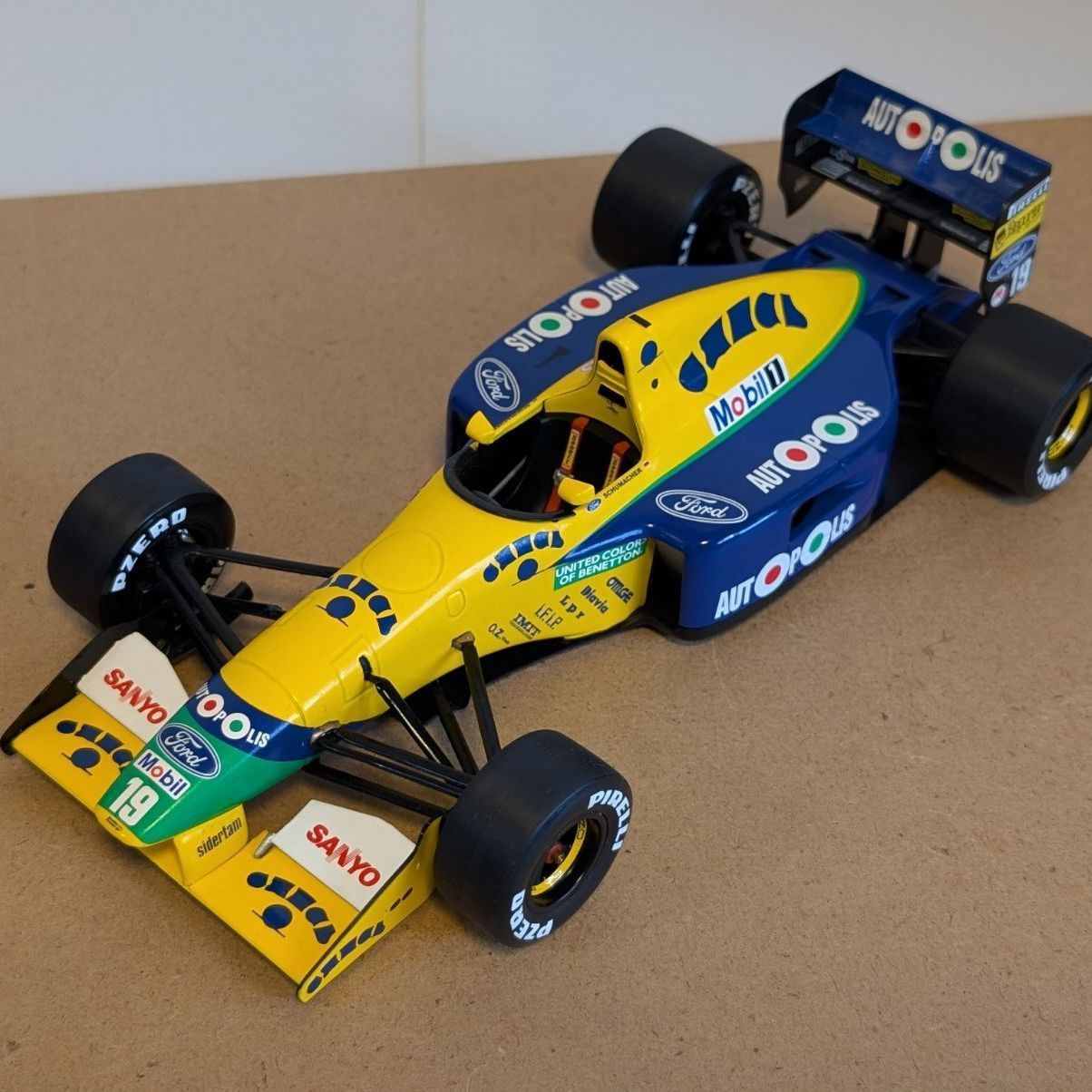 最終値下げ 1/18 ミニチャンプス ベネトンB191 ミハエル・シューマッハ