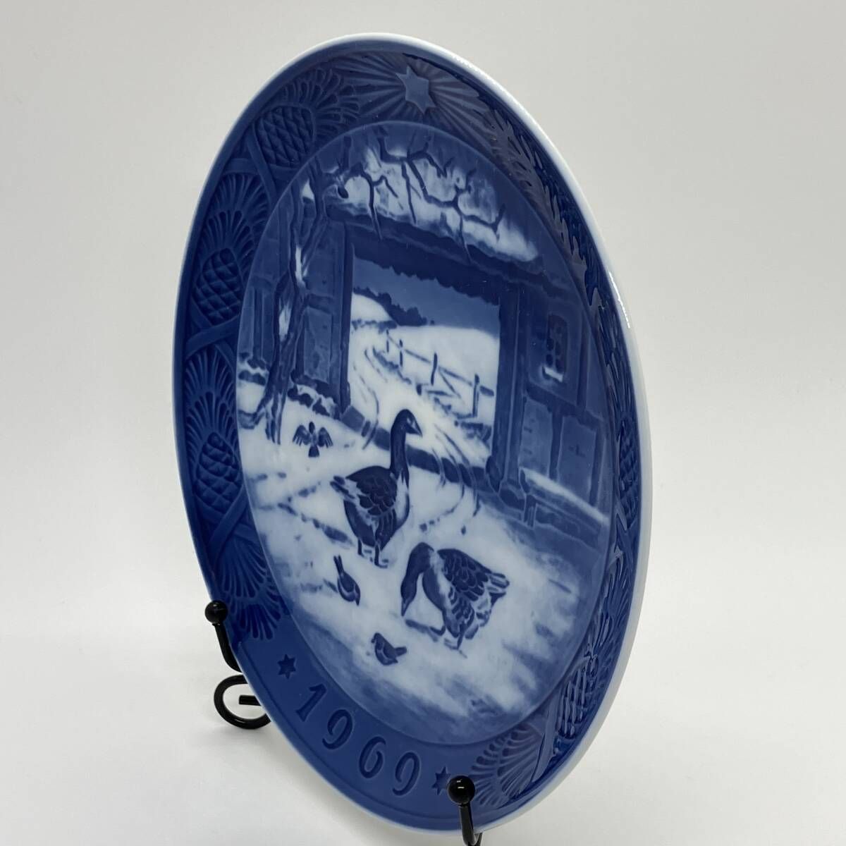 ロイヤルコペンハーゲン 1969年『 古い農家の庭先 』 1級品 イヤー