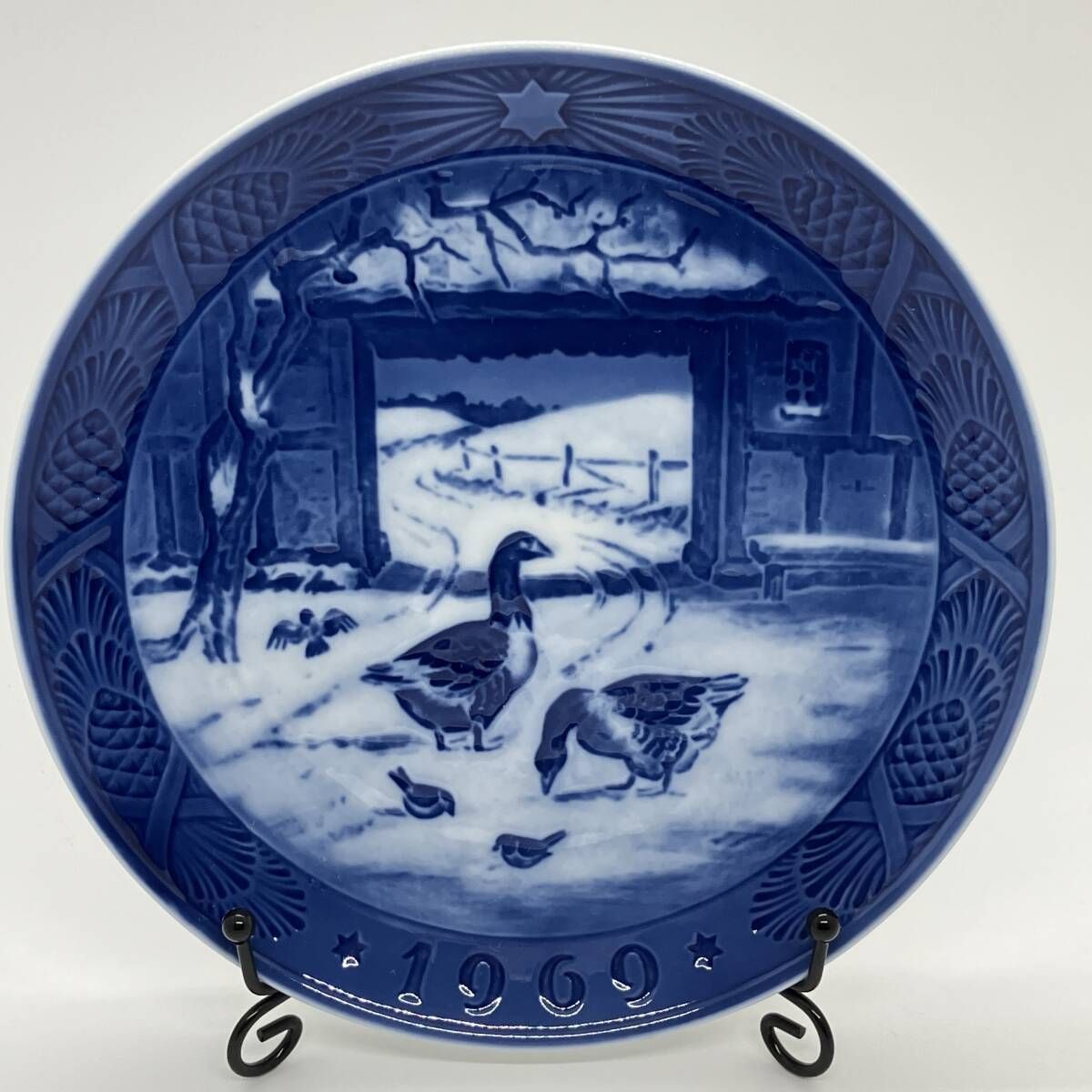 ロイヤルコペンハーゲン 1969年『 古い農家の庭先 』 1級品 イヤー