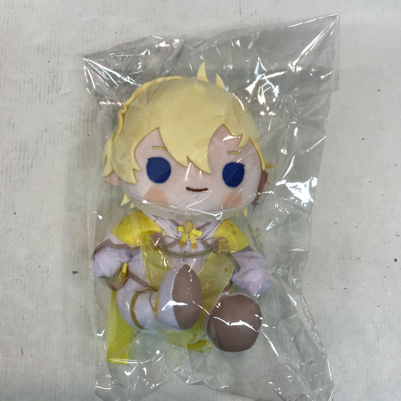 八戸第2-60-867】 アイドリッシュセブン おすわりぬいぐるみ 六弥ナギ