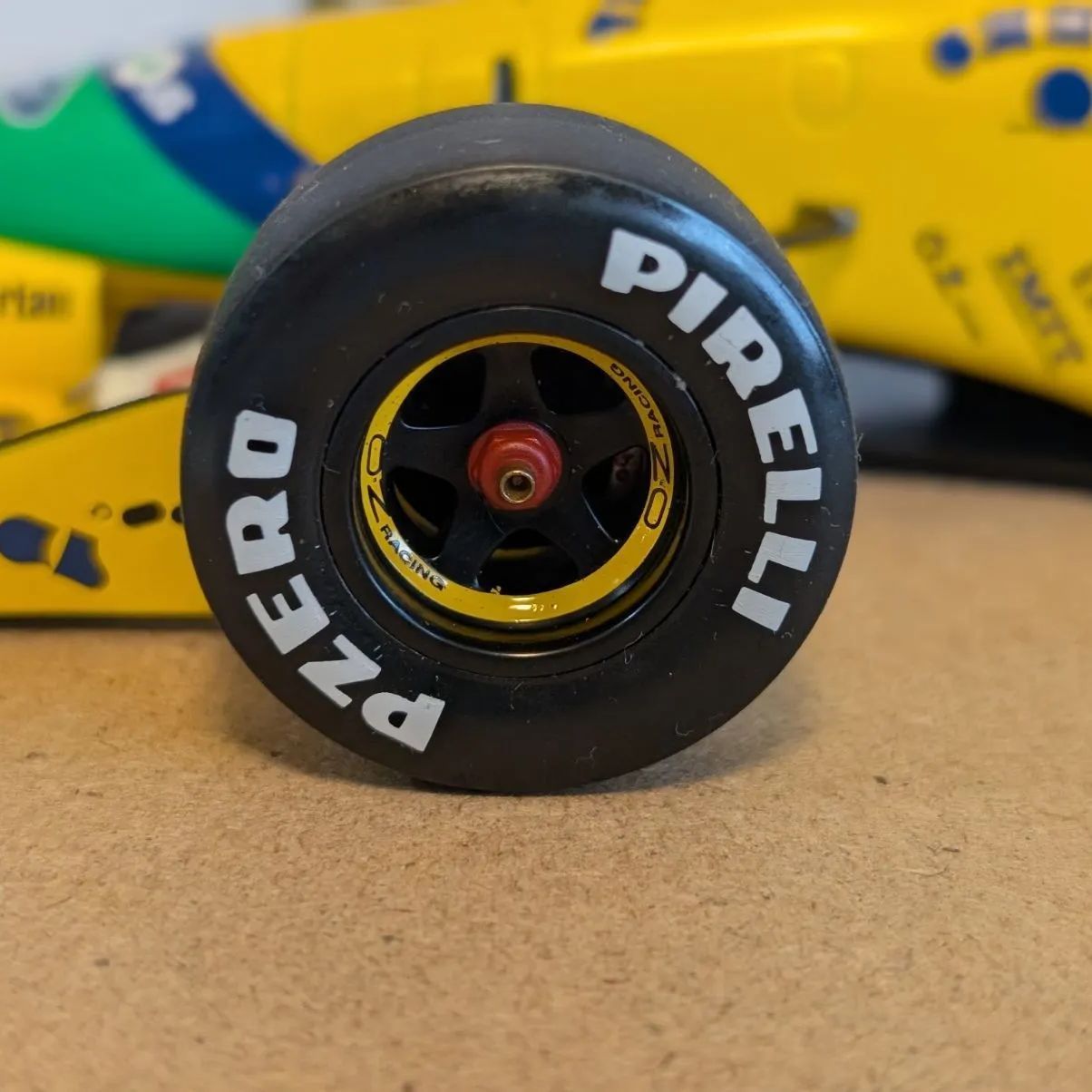 1/18 ミニチャンプス ベネトンB191 ミハエル・シューマッハ ミニカー