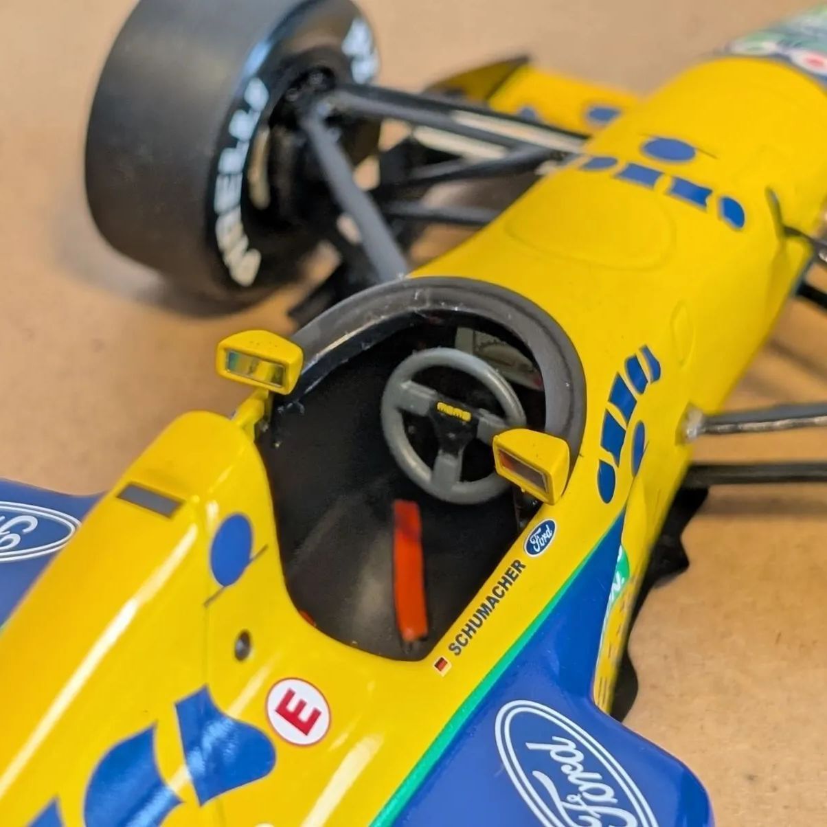 1/18 ミニチャンプス ベネトンB191 ミハエル・シューマッハ ミニカー