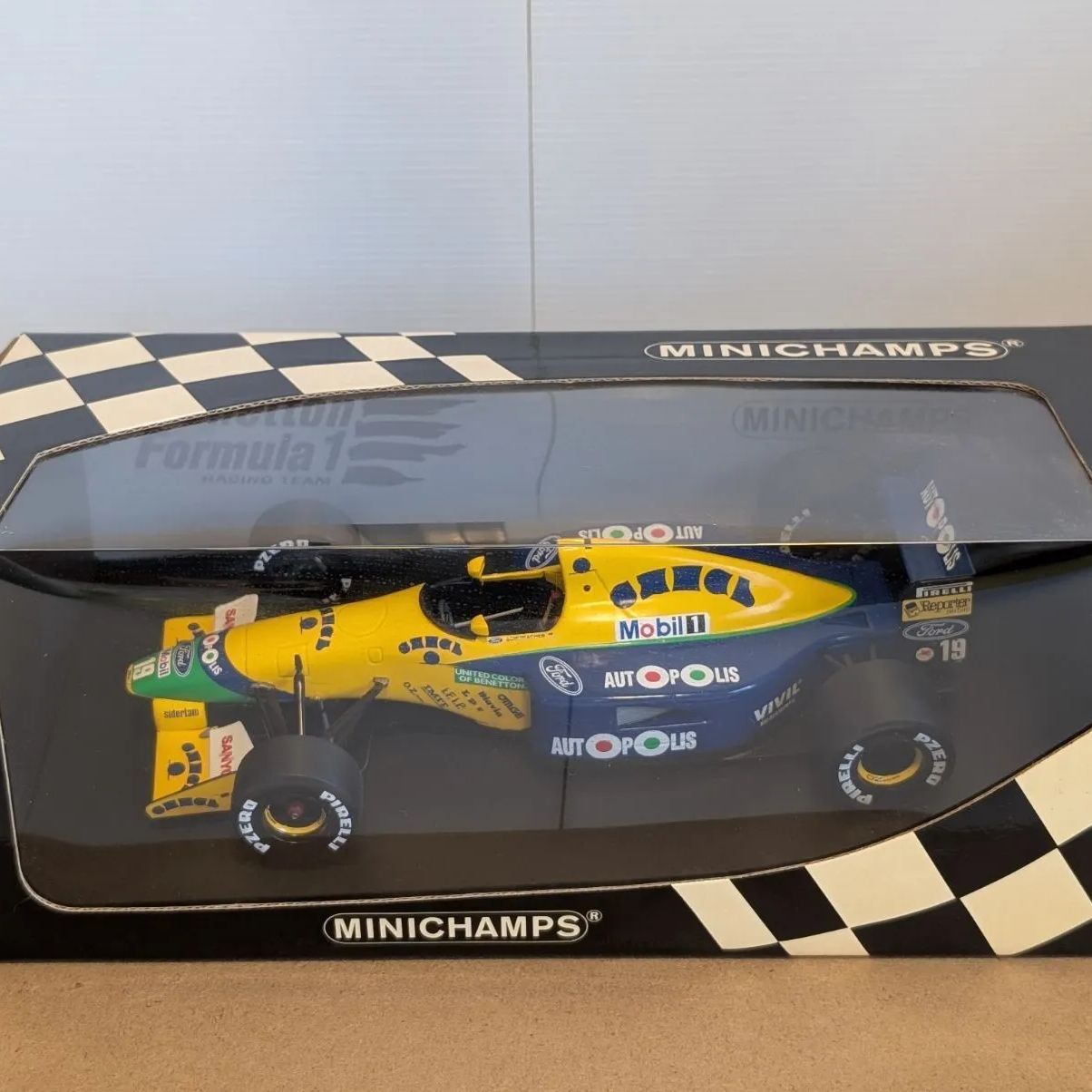 1/18 ミニチャンプス ベネトンB191 ミハエル・シューマッハ ミニカー