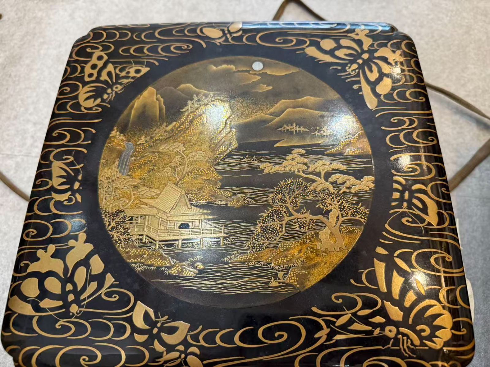 極美品】時代物 漆器 金蒔絵 沈金 蝶文風景図 文箱 硯箱 梨地 内絵