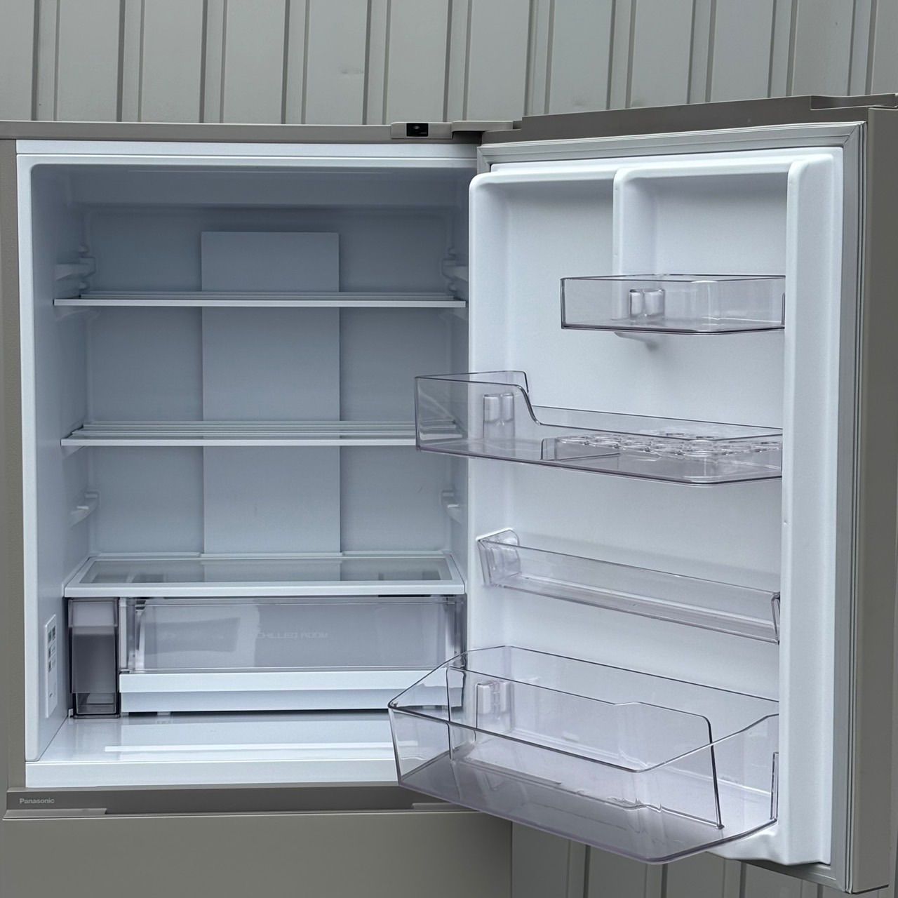 設置対応◎美品 2025年製 326L Panasonic ノンフロン冷凍冷蔵庫 NR
