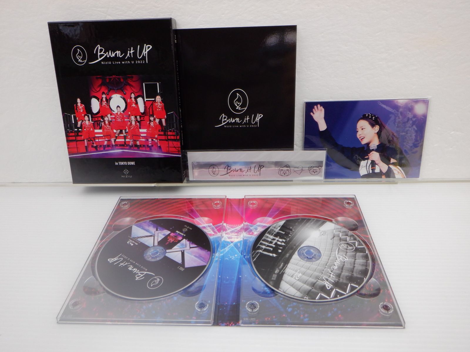 NiziU Blu-ray Live with U 2022”Burn it Up”in TOKYO DOME 完全生産
