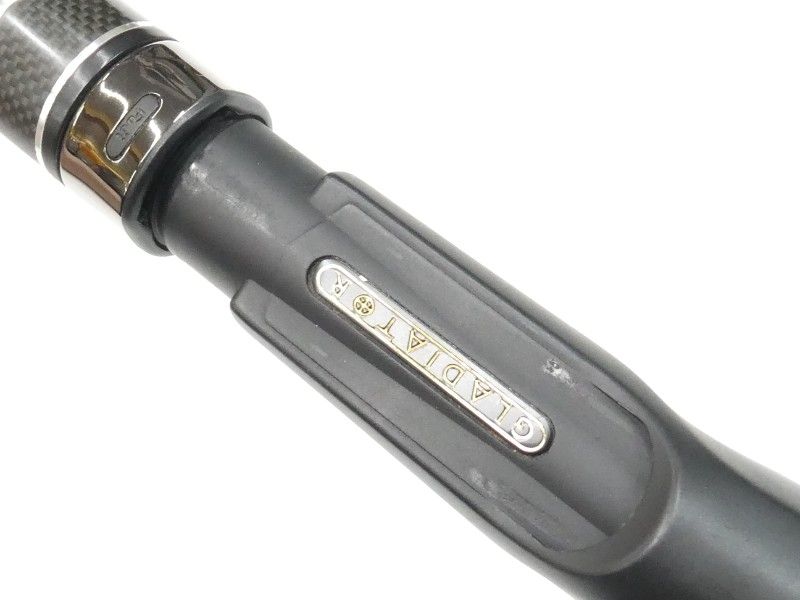 レイドジャパン グラディエーター G-611HTC バリケード (01-9103080006