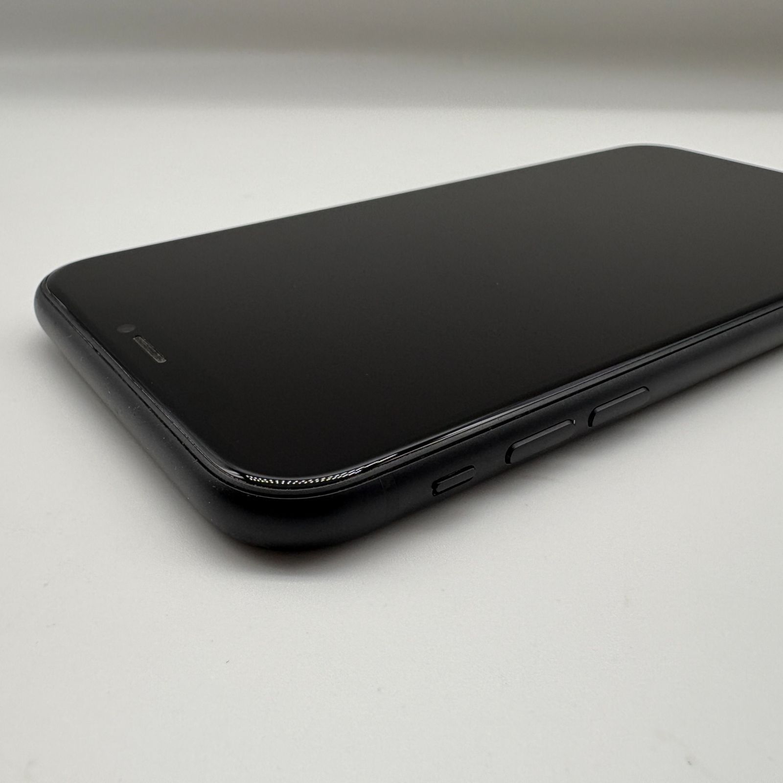 iPhoneXR 64GB SIMロック解除済 au ブラック - メルカリ