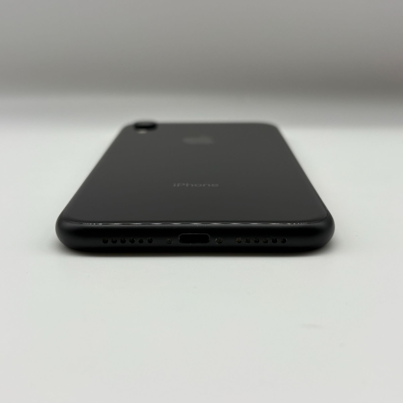 iPhoneXR 64GB SIMロック解除済 au ブラック - メルカリ