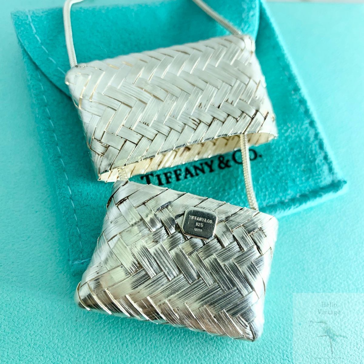 ティファニー イントレチャート バッグ ピルケース ネックレス ZM3e