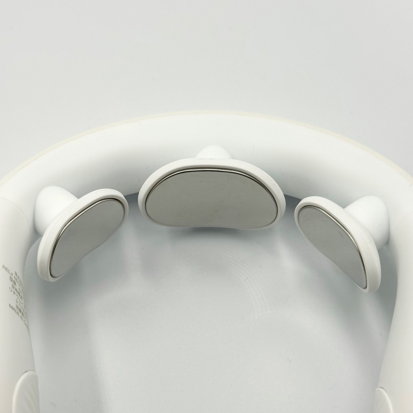 24時間以内発送・美品✨️】RELX NECK WARMER PLUS ホワイト - メルカリ