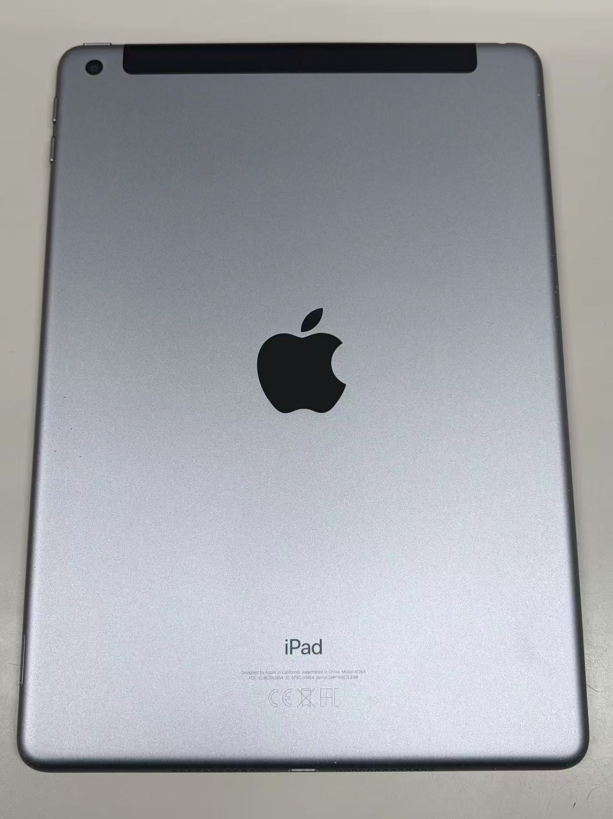 電池88% SIMフリーiPad (第6世代) 32GB スペースグレ - メルカリ