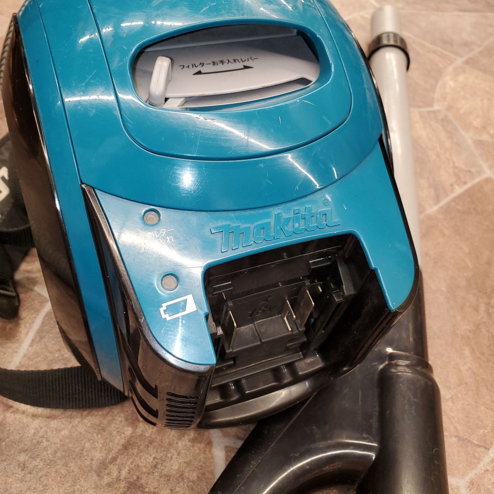 マキタ(makita) 充電式サイクロンクリーナー CL500DZ 【中古】【越谷店