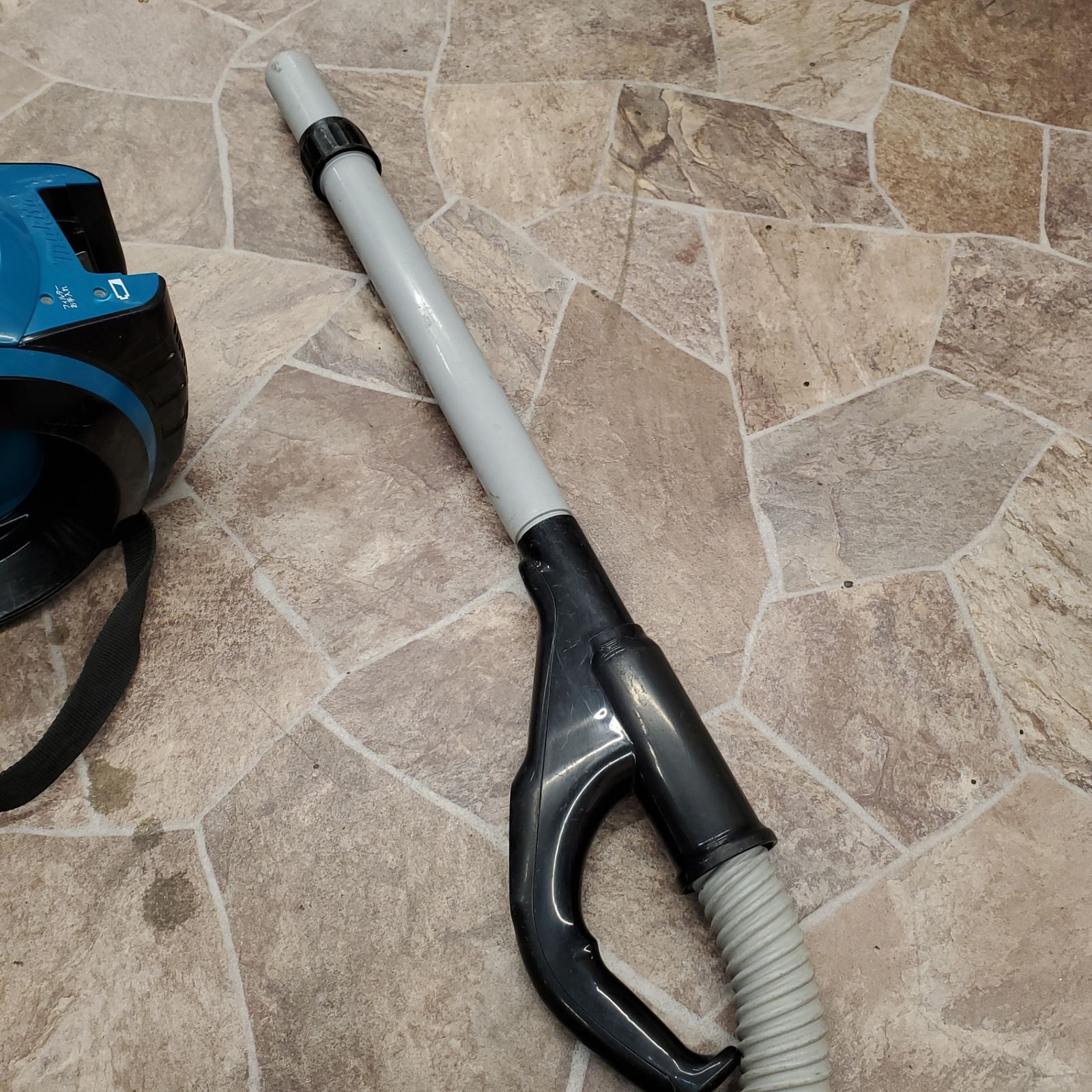 マキタ(makita) 充電式サイクロンクリーナー CL500DZ 【中古】【越谷店