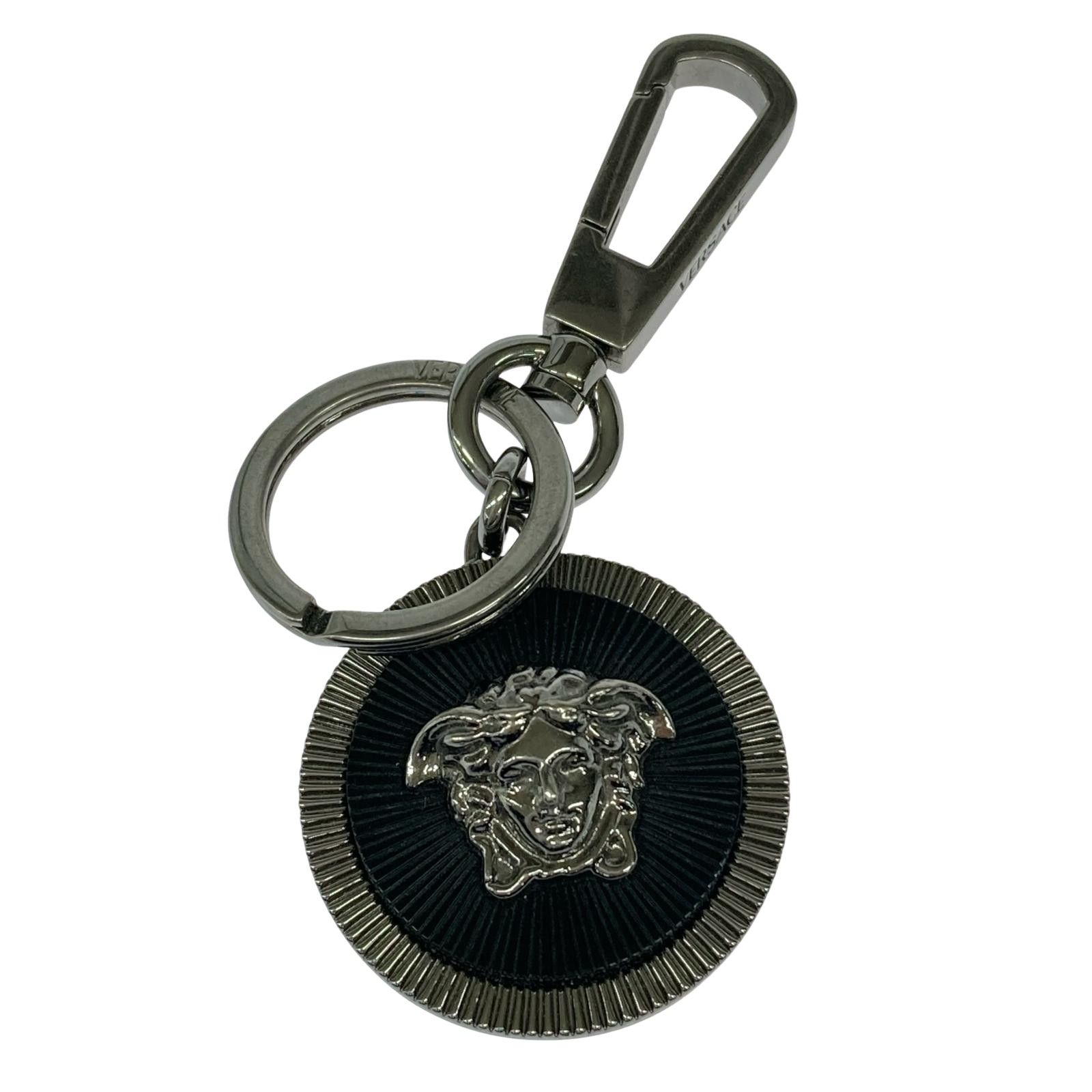 VERSACE ヴェルサーチキーホルダー/シルバー×ブラック - メルカリ
