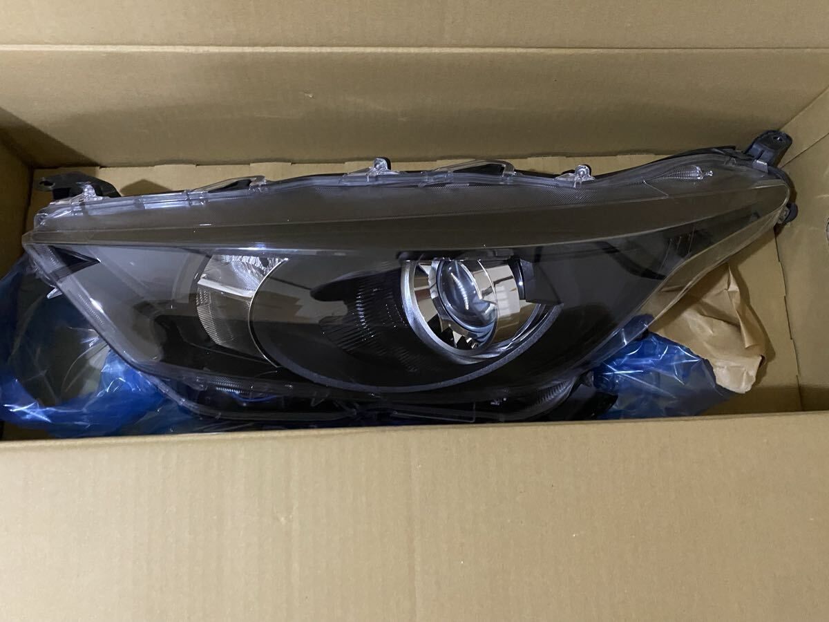 トヨタ ヤリス ヘッドライト 左 - メルカリ