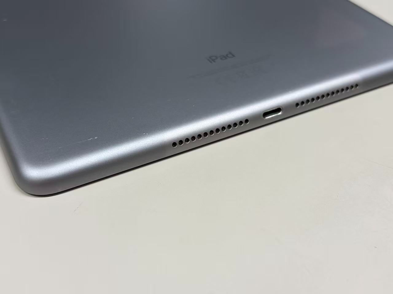 iPad (第6世代) 128GB スペースグレイ 中古 - メルカリ