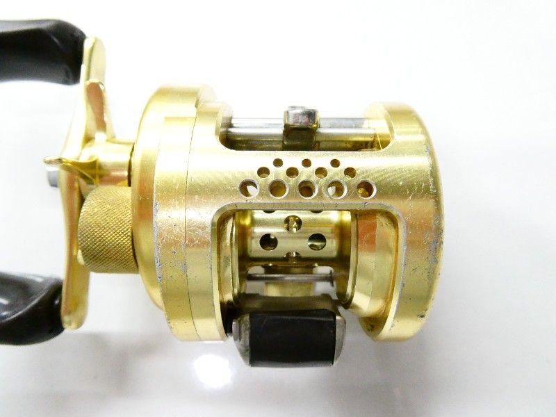 シマノ 01カルカッタコンクエスト 101 (03-9303230003) - メルカリ