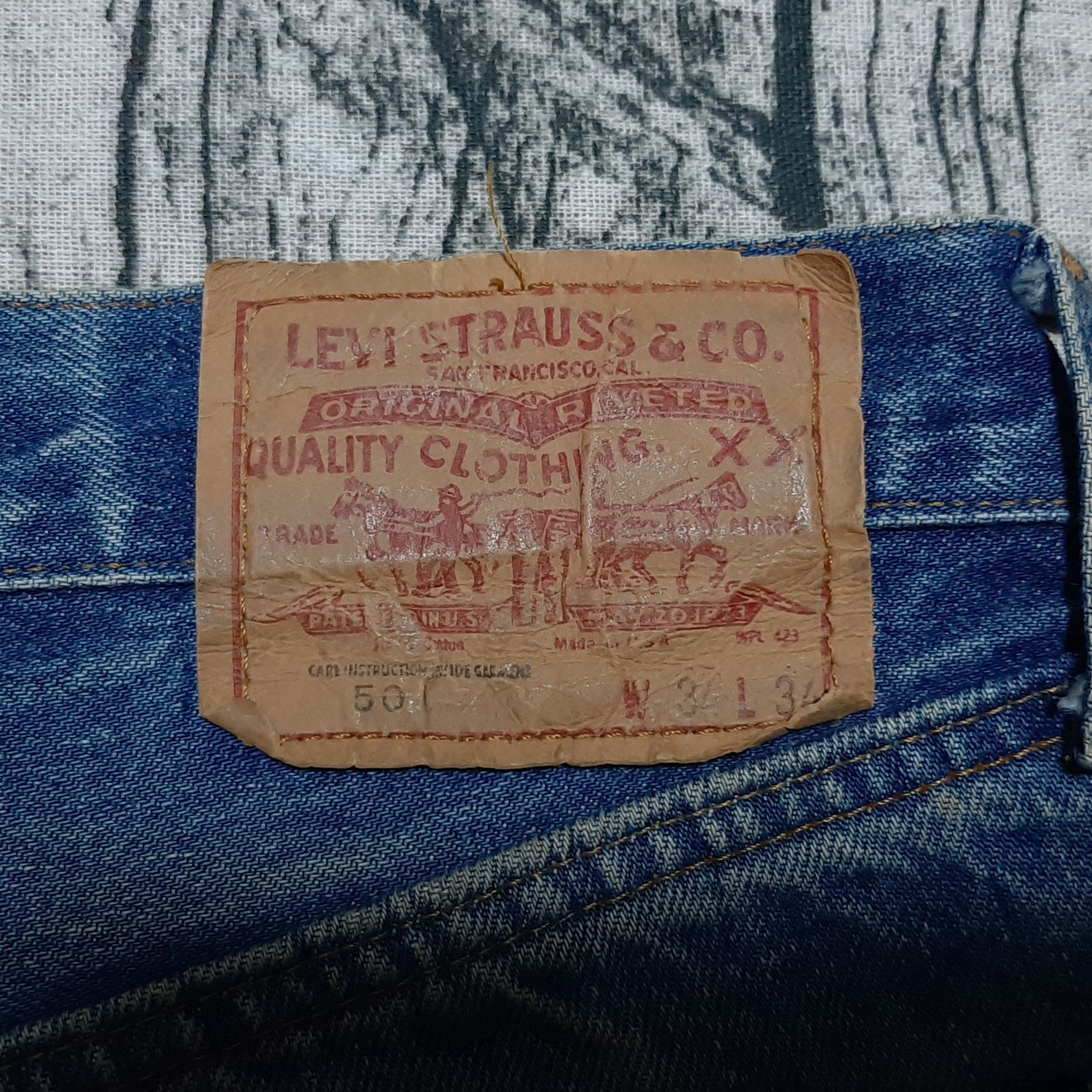 W34】81年製 赤耳 オリジナル Levi's 501 セルビッチ 黒カン 内股