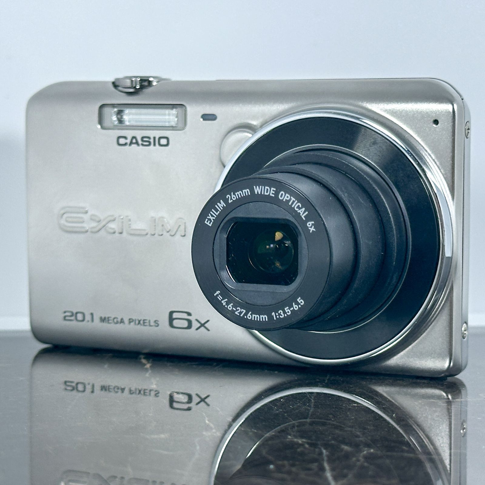 Casio Exilim 6倍ズーム コンパクトカメラ 【公式通販】