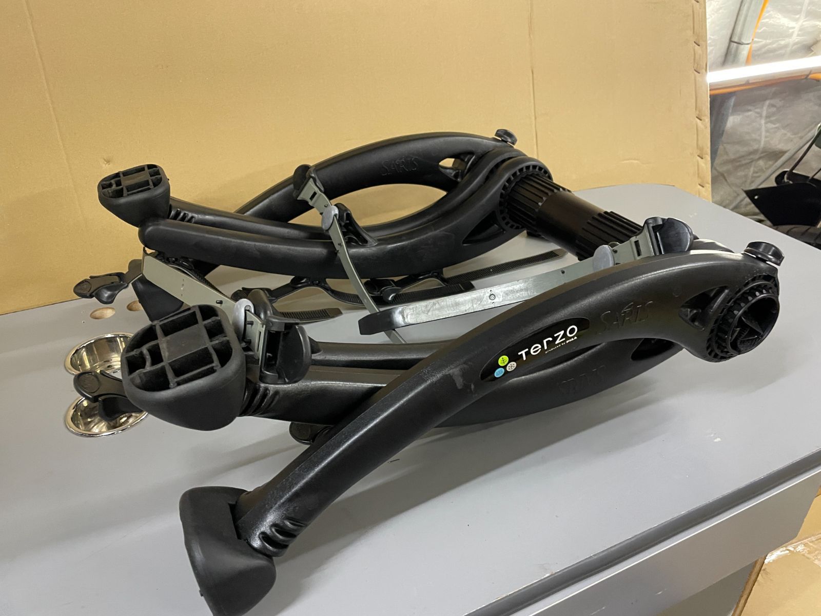 TERZO SARIS 背面サイクルキャリア 2台積 中古品 菅206 - メルカリ