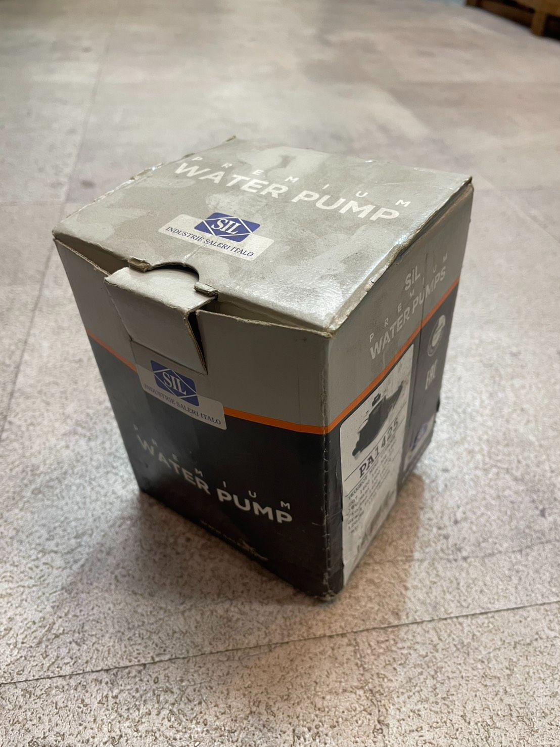 新品 ウォーターポンプ SIL PA1425 207 208 308 3008 RCZ 508 5008 C3 C4 DS3 DS4 等に（品番9801573380）