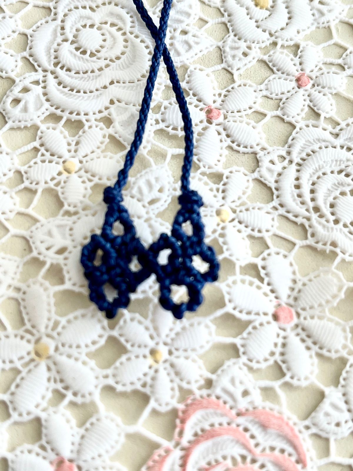 愛を伝える石】ブルーレースアゲート ナミビア産 マクラメ編み