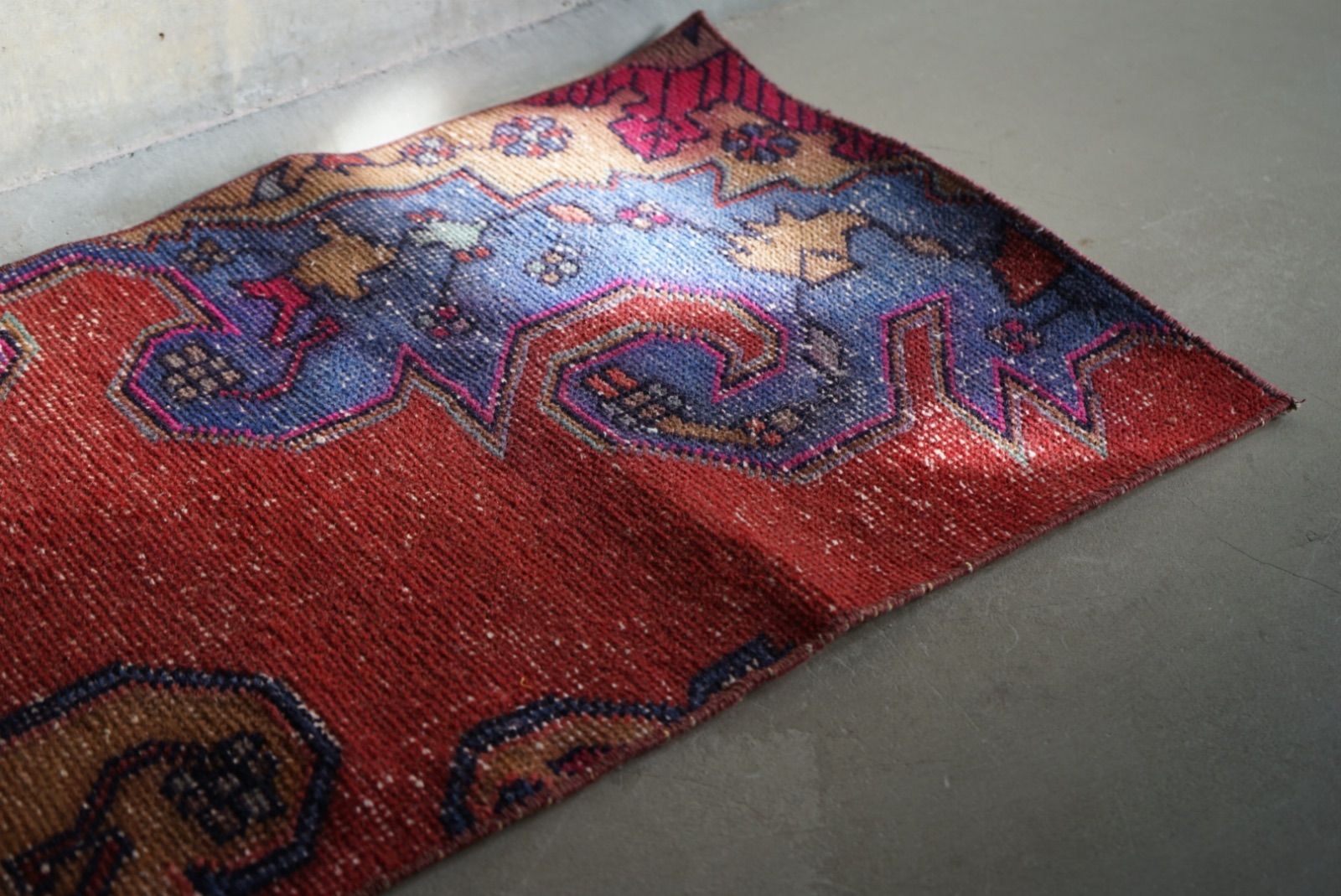 ヴィンテージラグ トルコ ウシャク ブライトレッド 110 × 52 cm No