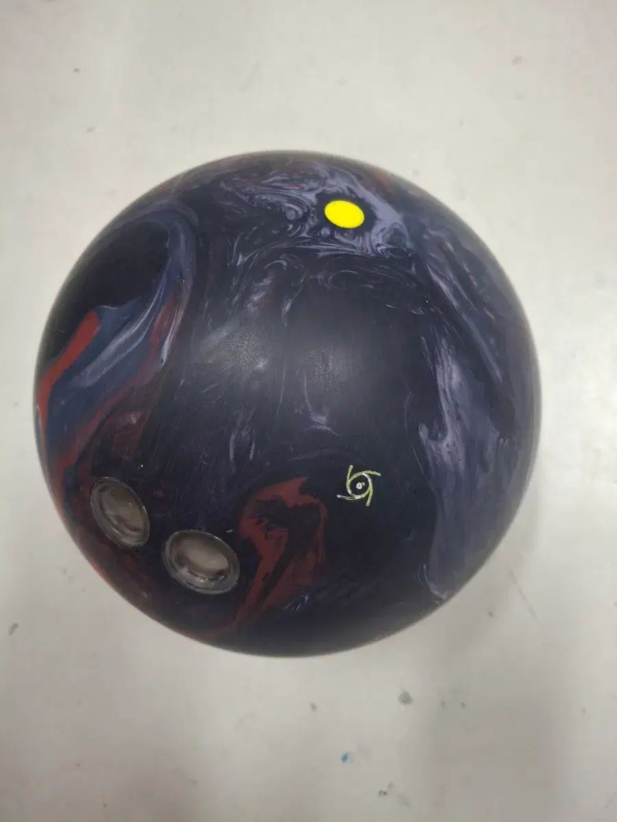 A 級 中古ボーリングボール- 15 パウンド-ストーム エレクトリファイ