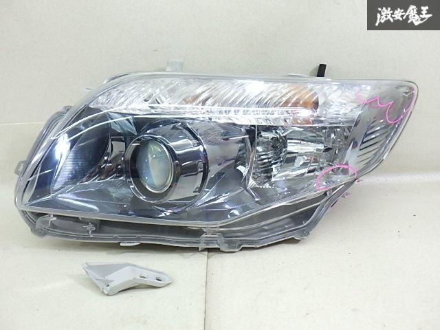 トヨタ TOYOTA 純正 NZE141G カローラフィールダー ヘッドライト