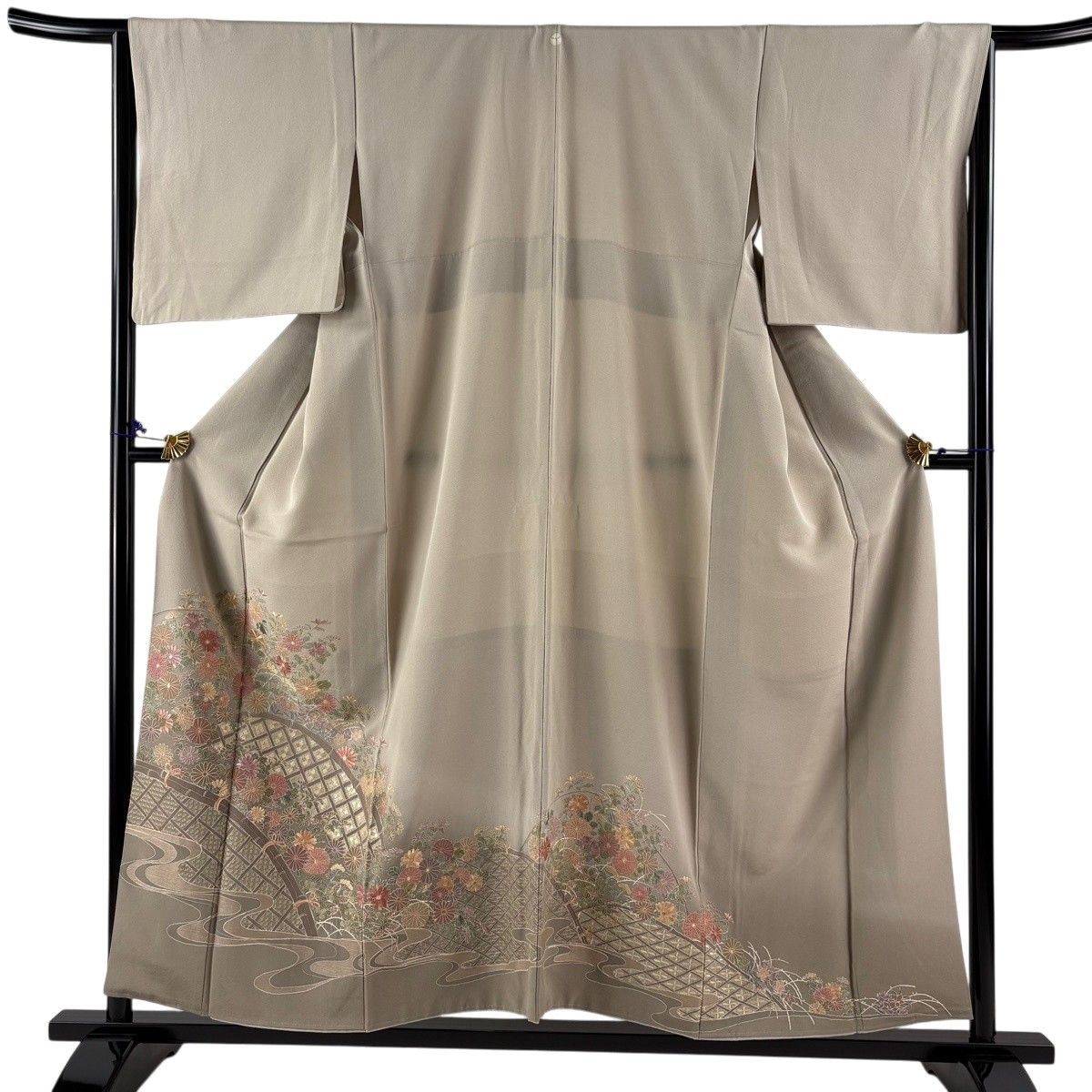 美品】 色留袖 身丈155.5cm 裄丈64.5cm M 袷 菊 光悦垣 刺繍 美品】 色留袖 身丈155.5cm 裄丈64.5cm M 袷 菊 光悦垣 刺繍