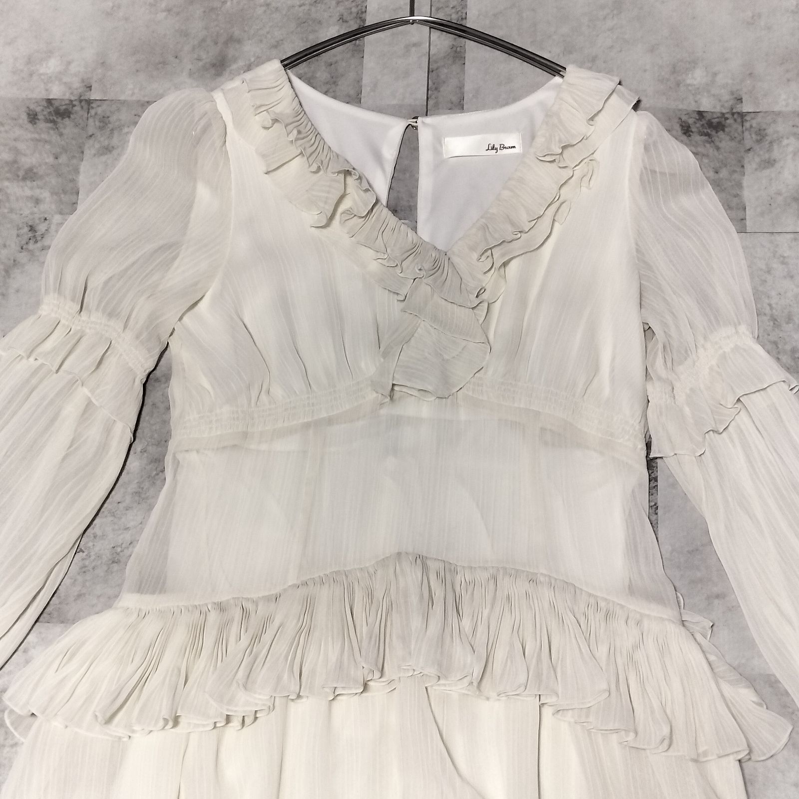 美品】Lily Brown フリル シフォン ワンピース FREEサイズ オフ 
