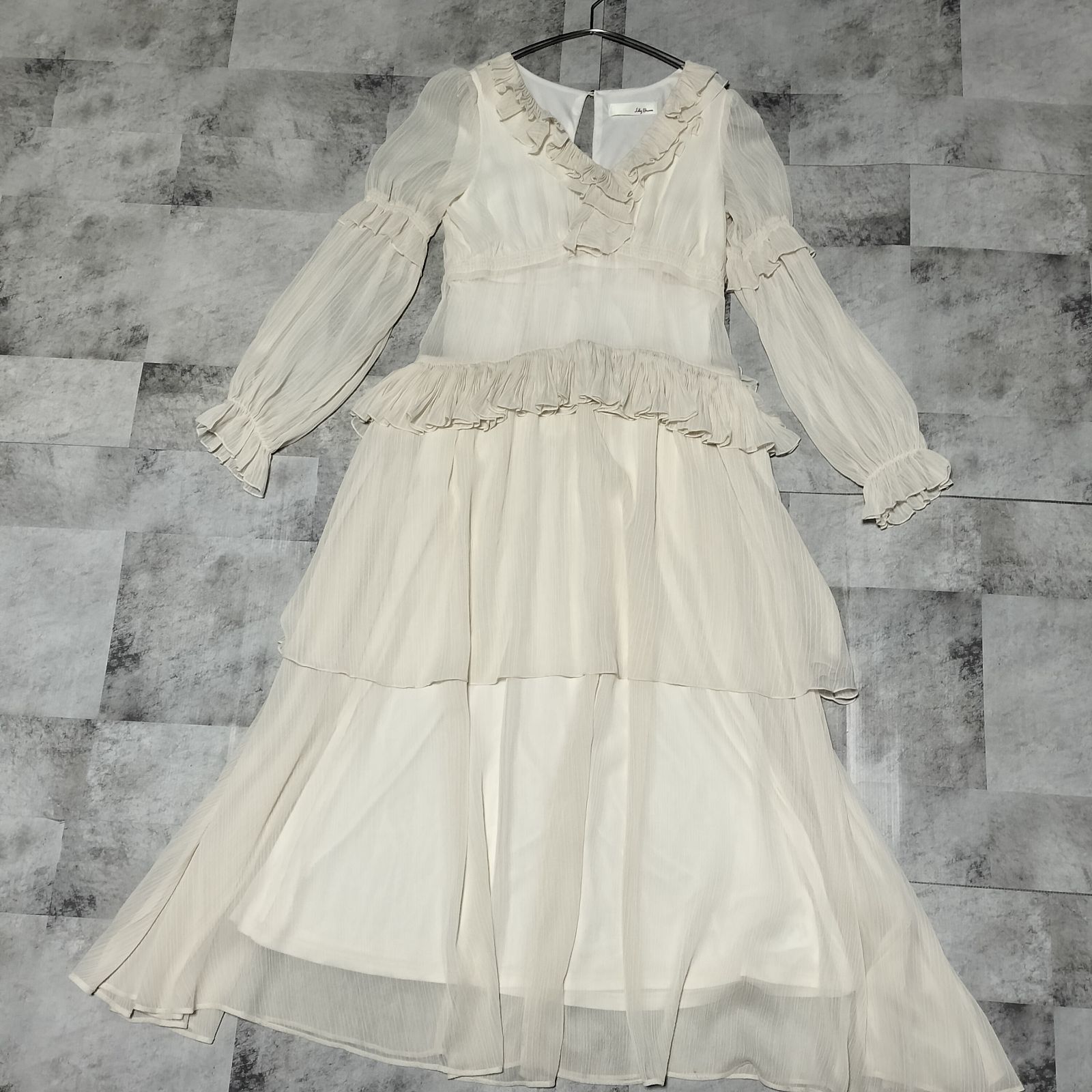 美品】Lily Brown フリル シフォン ワンピース FREEサイズ オフ 