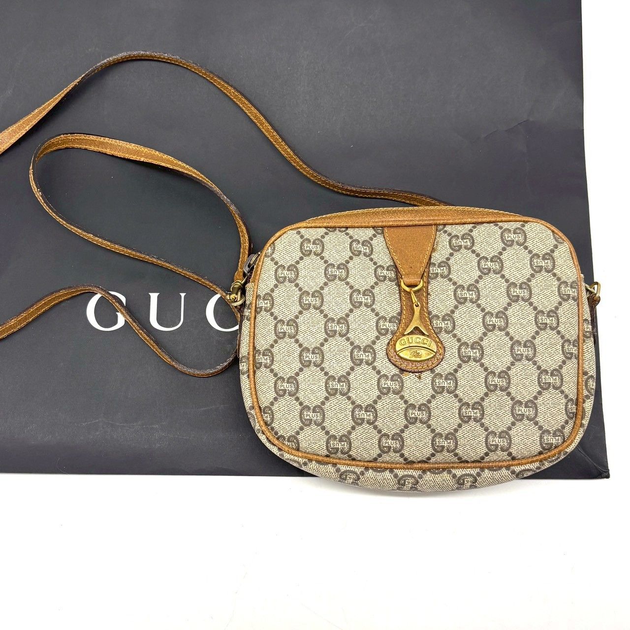 時を纏う小さな名品】 GUCCI オールドグッチ ミニショルダーバッグ