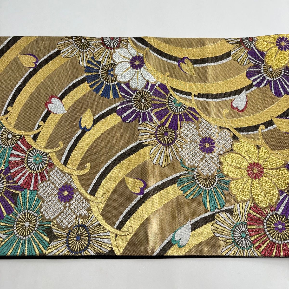 美品】 袋帯 秀品 振袖向き 桜 花びら 金銀糸 箔 金色 六通 正絹