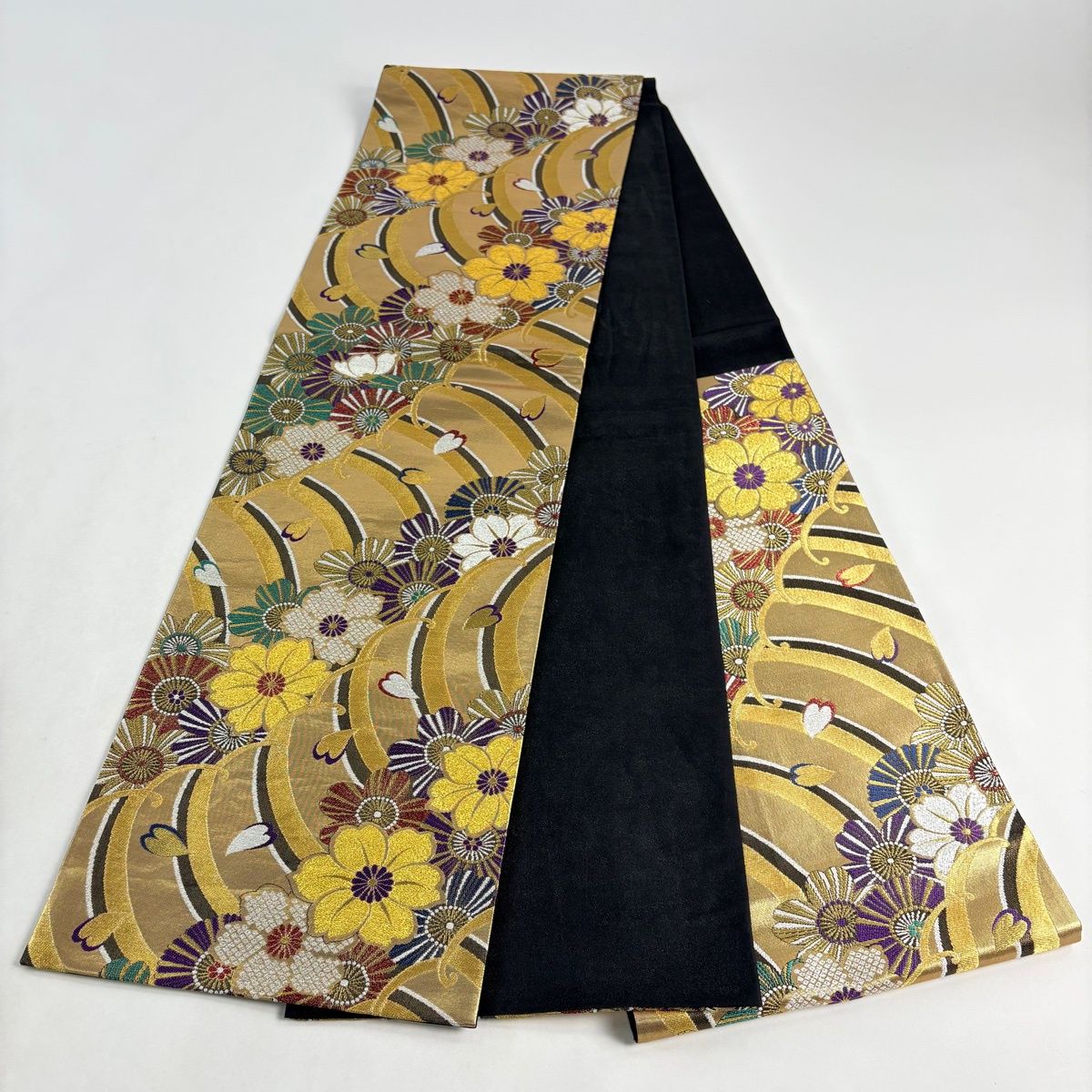 美品】 袋帯 秀品 振袖向き 桜 花びら 金銀糸 箔 金色 六通 正絹