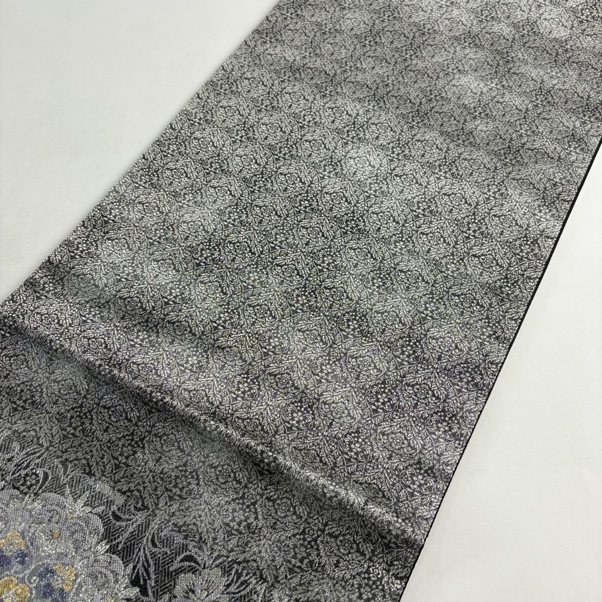 美品】 袋帯 秀品 華文 花唐草 銀糸 箔 黒灰 六通 正絹 【中古