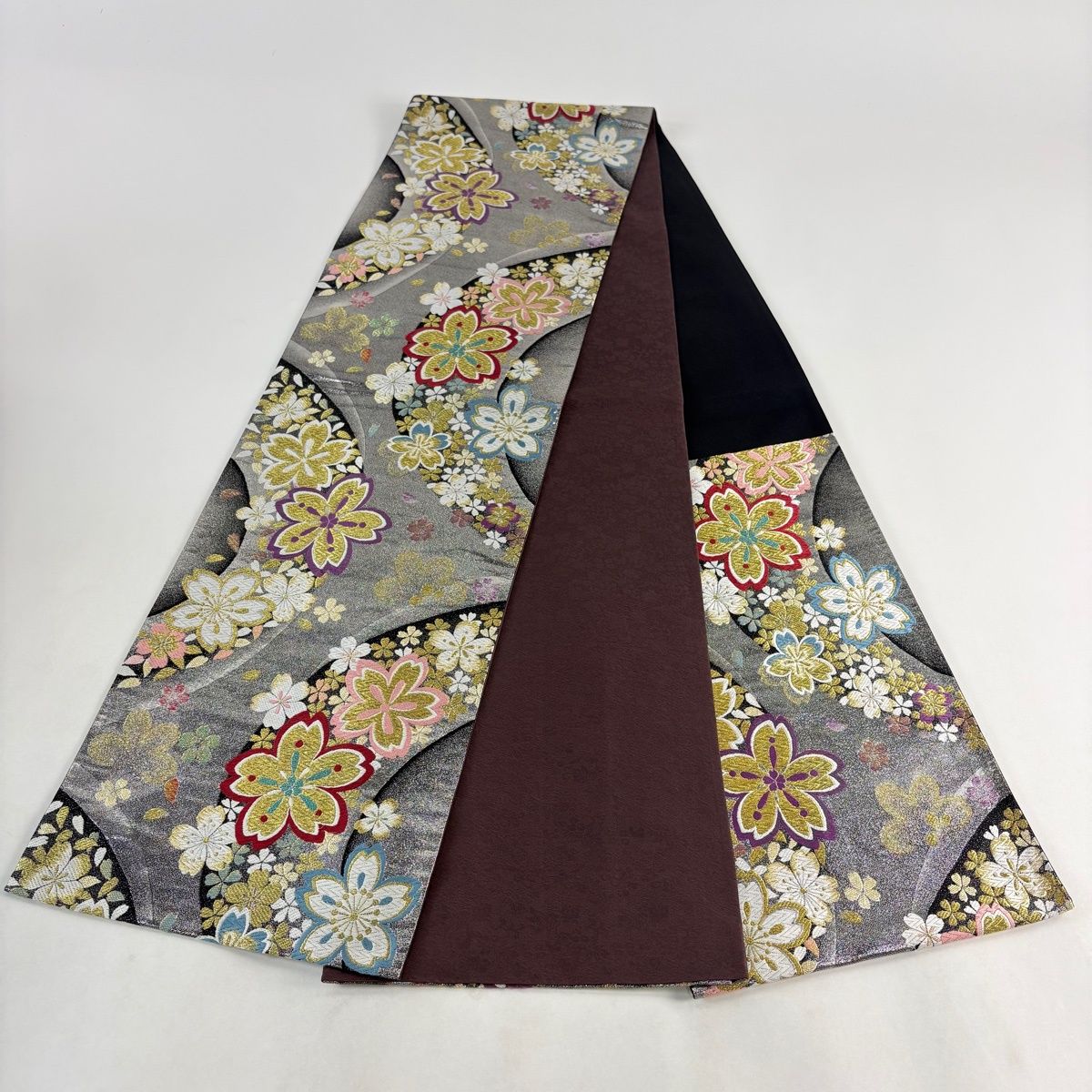 美品】 袋帯 秀品 桜 金銀糸 唐織 銀色 六通 正絹 【中古】 - メルカリ