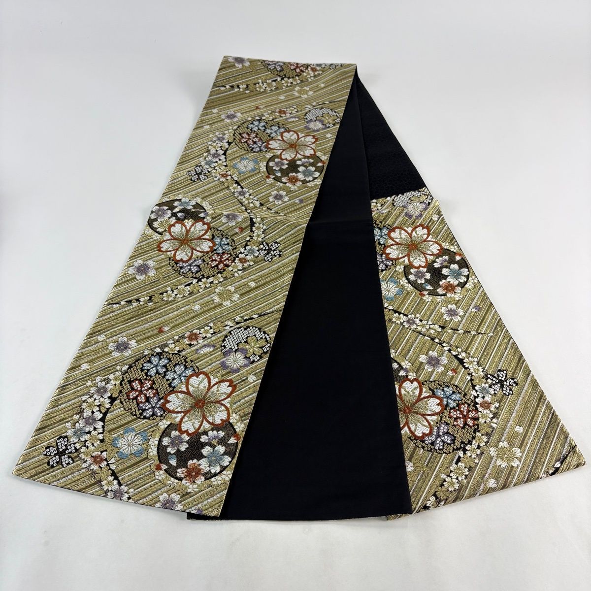 美品】 袋帯 秀品 鈴乃屋 桜 雪輪 金糸 唐織 金色 六通 正絹 【中古