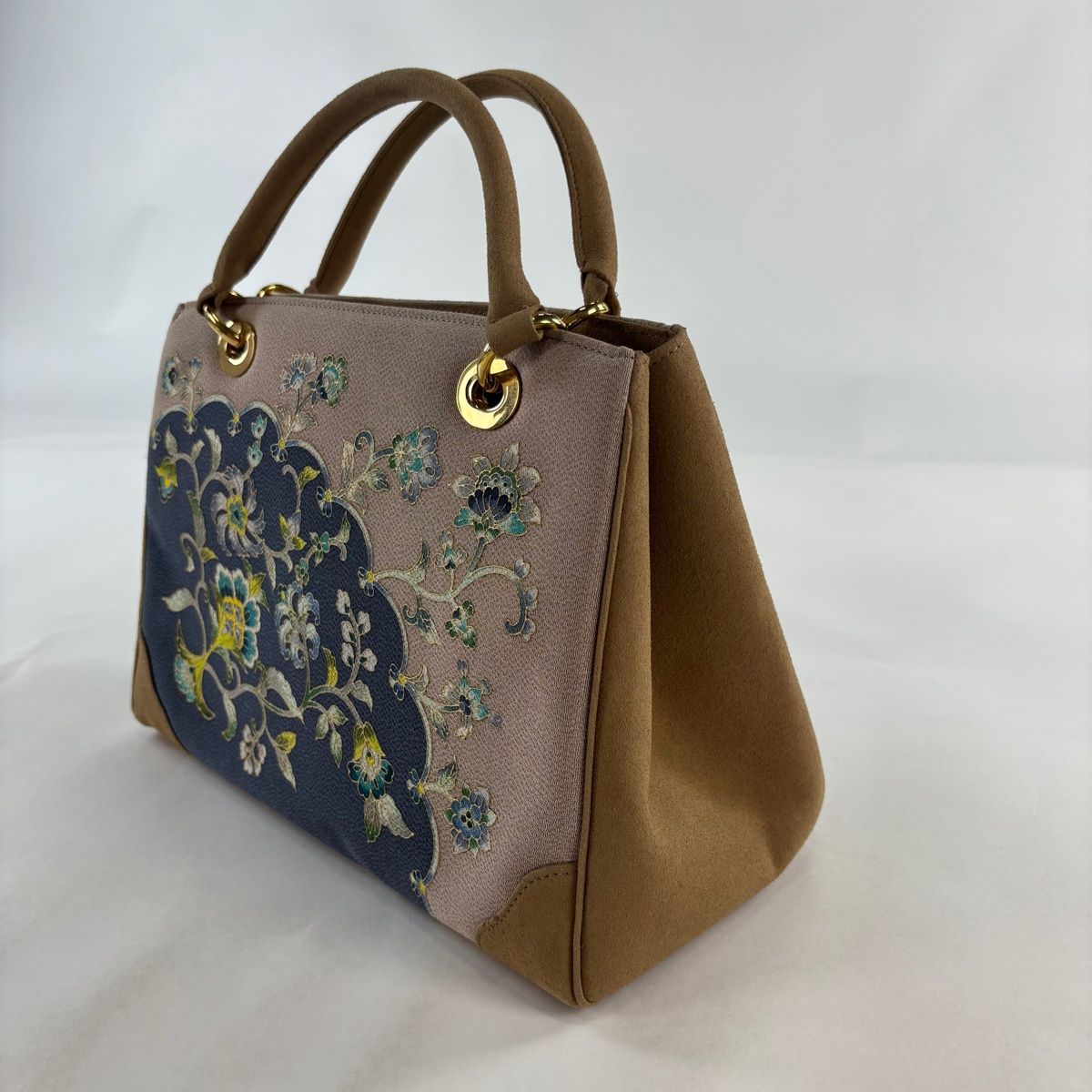 美品】 和装バッグ 逸品 フォーマル OKAJIMA 花唐草 金彩 灰茶 和装