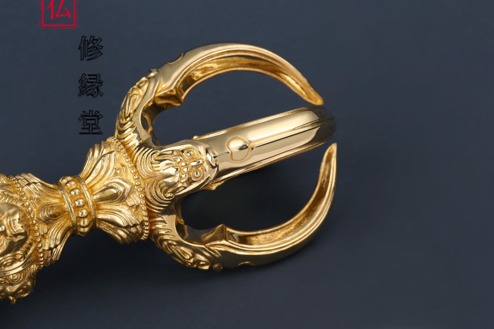 修縁堂】密教法具 四大明王 鬼面五鈷杵 五鈷杵 金剛杵 真鍮製 - メルカリ