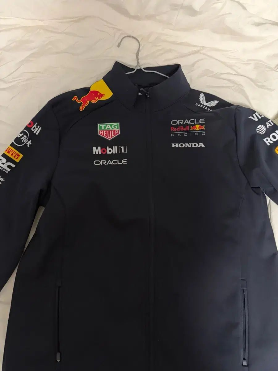 Castore レッドブル F1 レーリング ソフトシェル ジャケット L - メルカリ