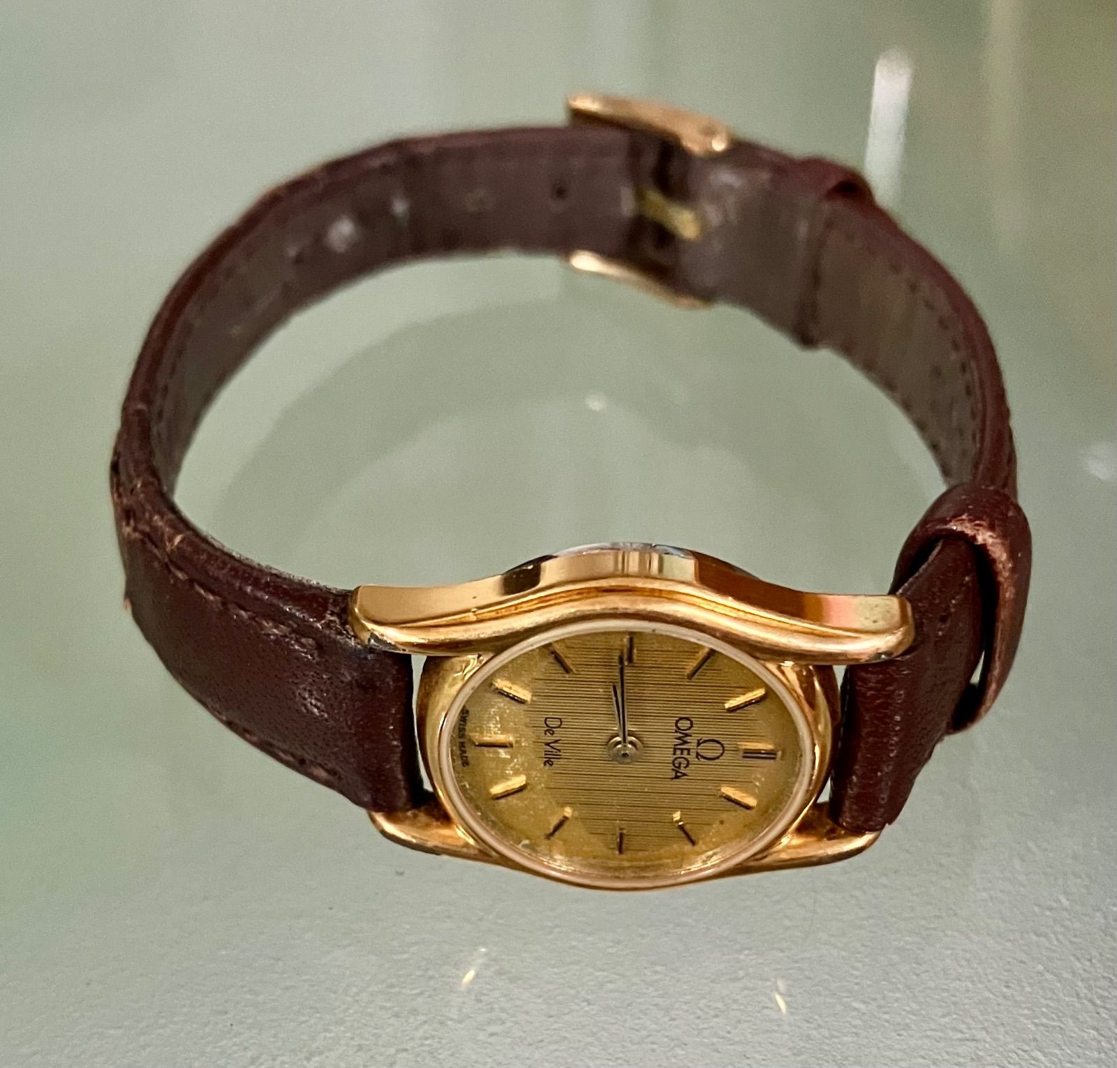 ☆OMEGA オメガ/デビル DEVILLE☆ゴールド文字盤☆プッシュリューズ