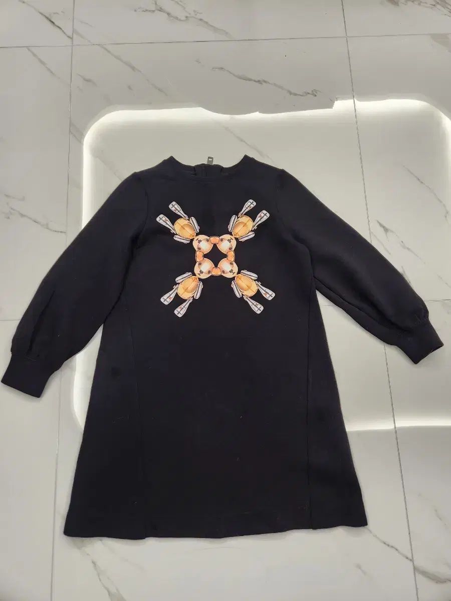 バーバリー キッズ ブラック ワンピース 8Y - メルカリ