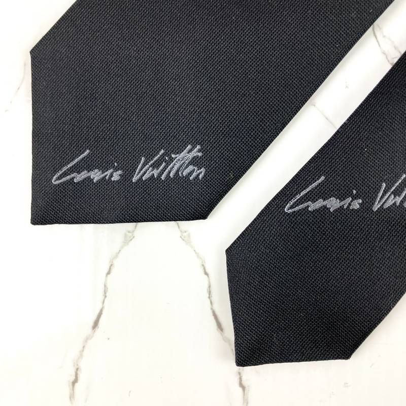 美品 LOUIS VUITTON ルイヴィトン ネクタイ クラヴァットLVタグ ロゴ