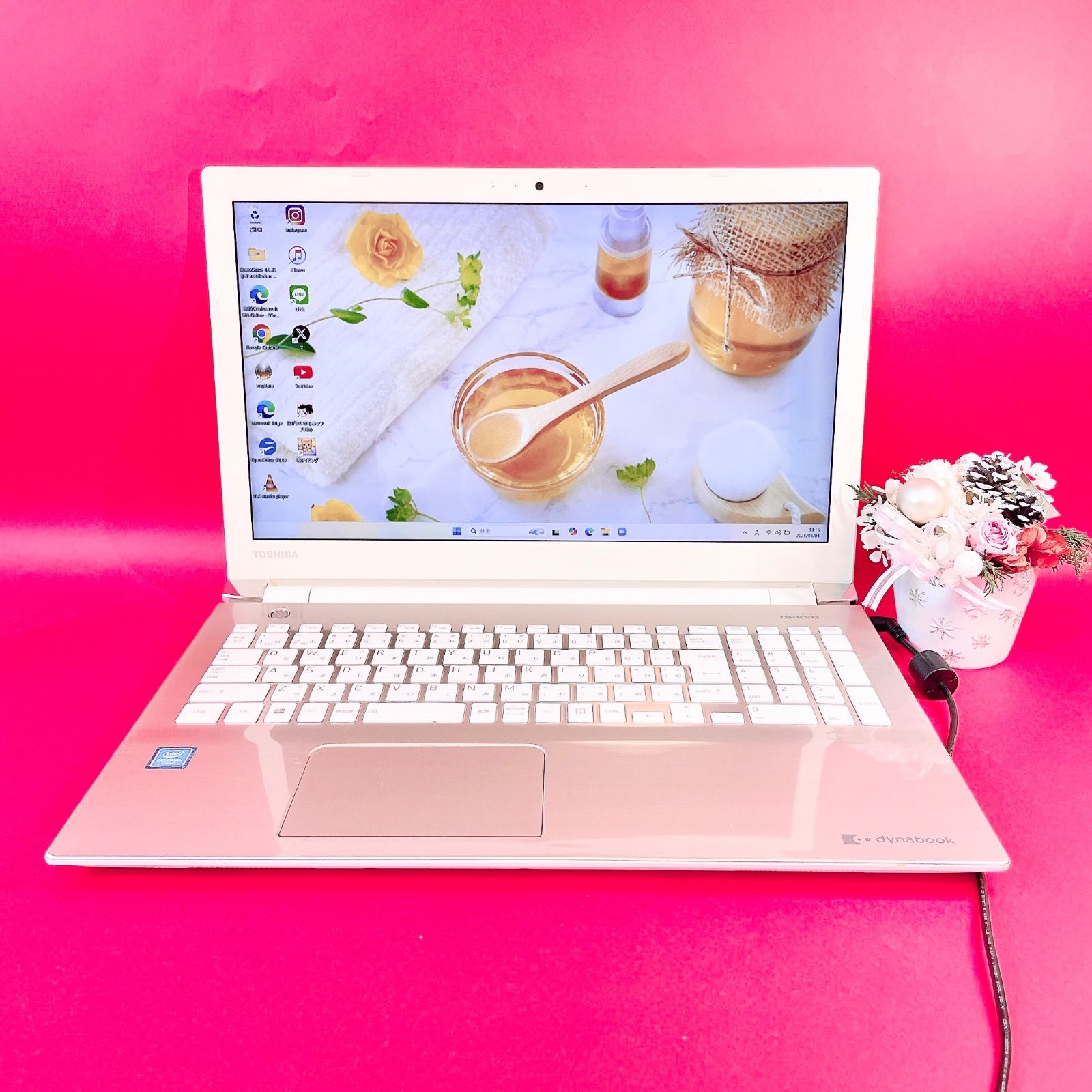 お買い得品‼️人気No.1✨️おしゃれゴールド✨️薄型ノートパソコン