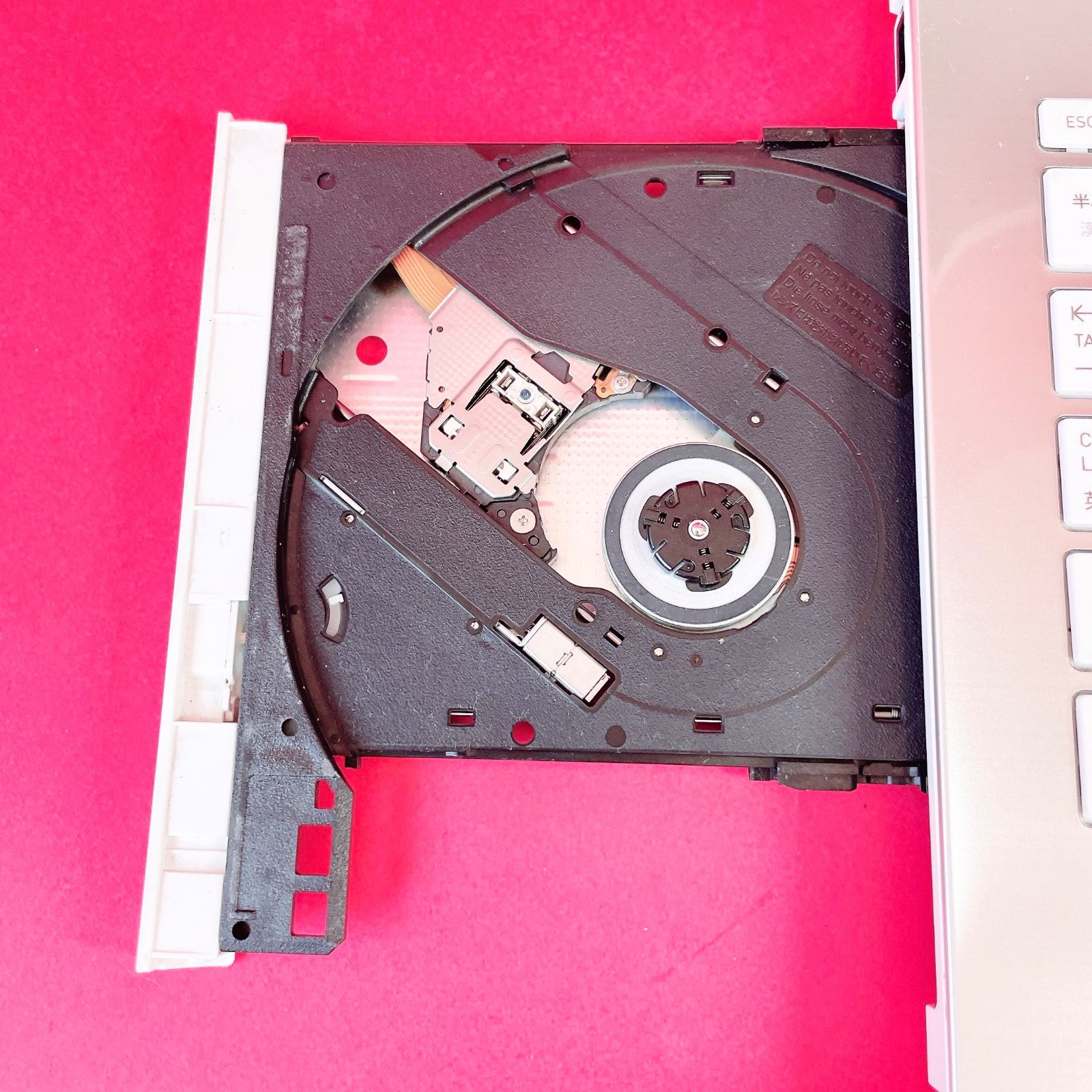 お買い得品‼️人気No.1✨️おしゃれゴールド✨️薄型ノートパソコン