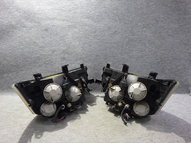 デリカD5 ヘッドライト 左右 HID CV 前期 100-87918 バラスト付