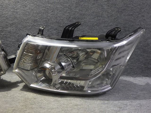 デリカD5 ヘッドライト 左右 HID CV 前期 100-87918 バラスト付
