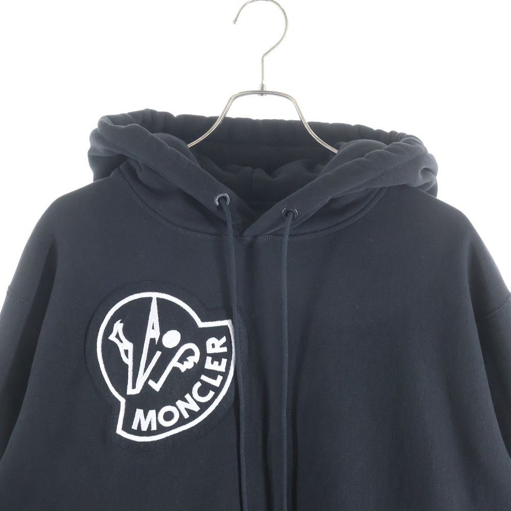 モンクレールジーニアス MAGLIA C/CAPPUCCIO バックロゴプルオーバー
